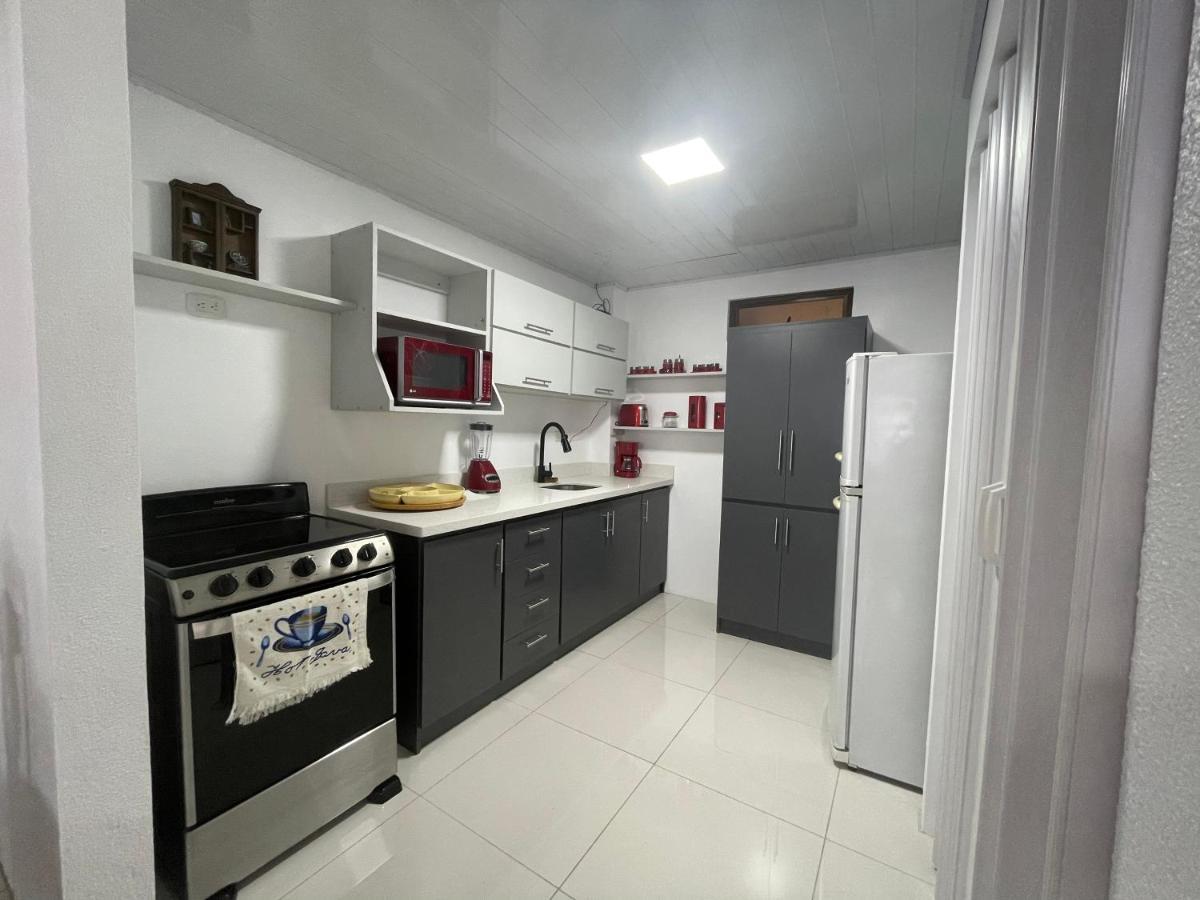 Alicia'S Place 10 Min From Airport Apartment Alajuela Ngoại thất bức ảnh